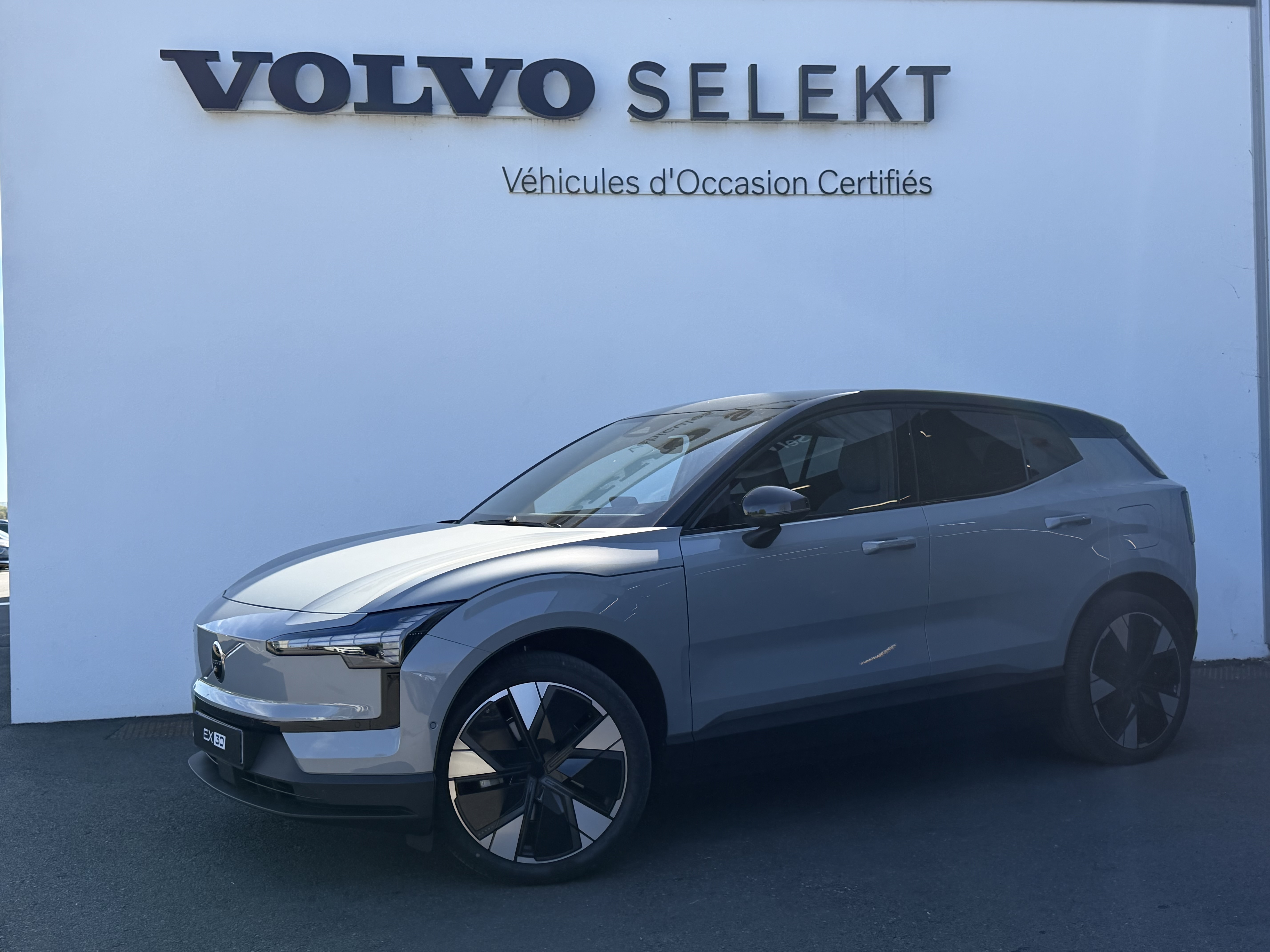 VOLVO EX30