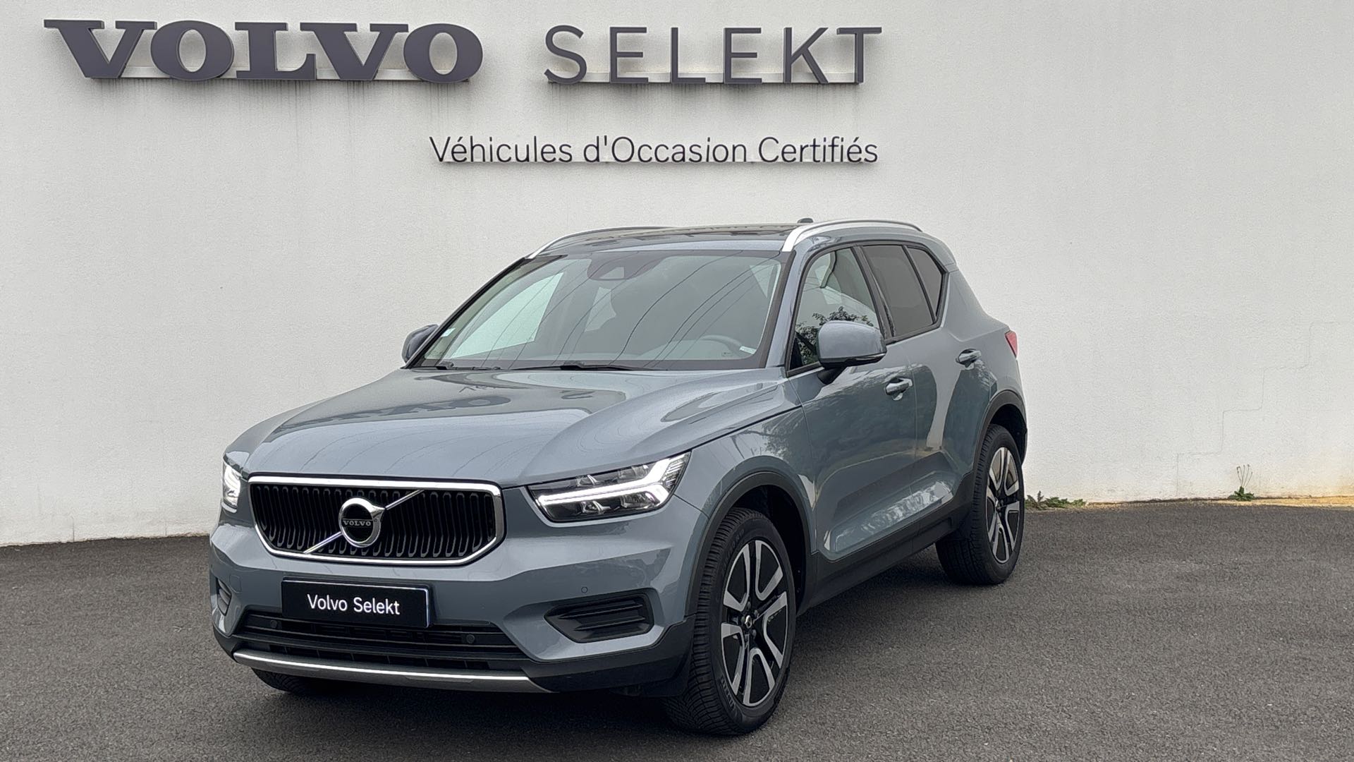 VOLVO XC40