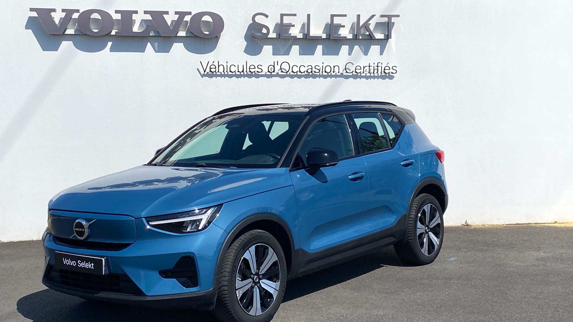 VOLVO XC40