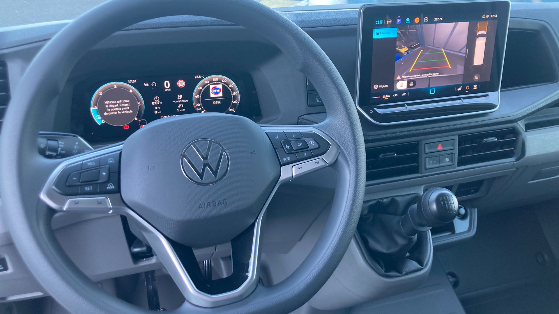 Voitures neuves VOLKSWAGEN UTILITAIRES CRAFTER VAN BUSINESS Clermont-Ferrand