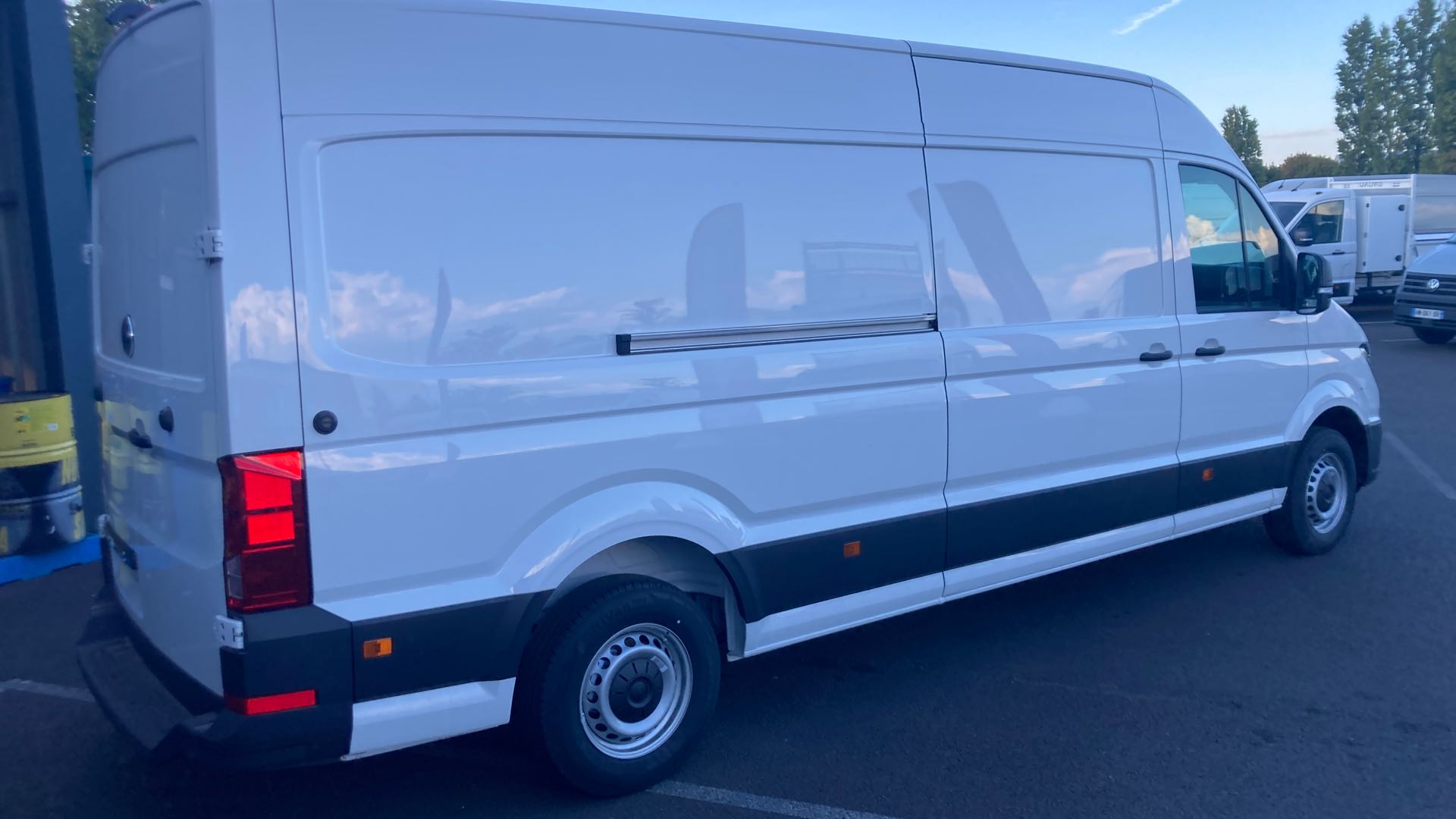 Voitures neuves VOLKSWAGEN UTILITAIRES CRAFTER VAN BUSINESS Clermont-Ferrand