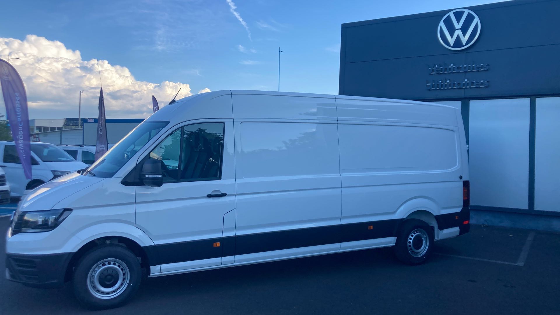 Voitures neuves VOLKSWAGEN UTILITAIRES CRAFTER VAN BUSINESS Clermont-Ferrand