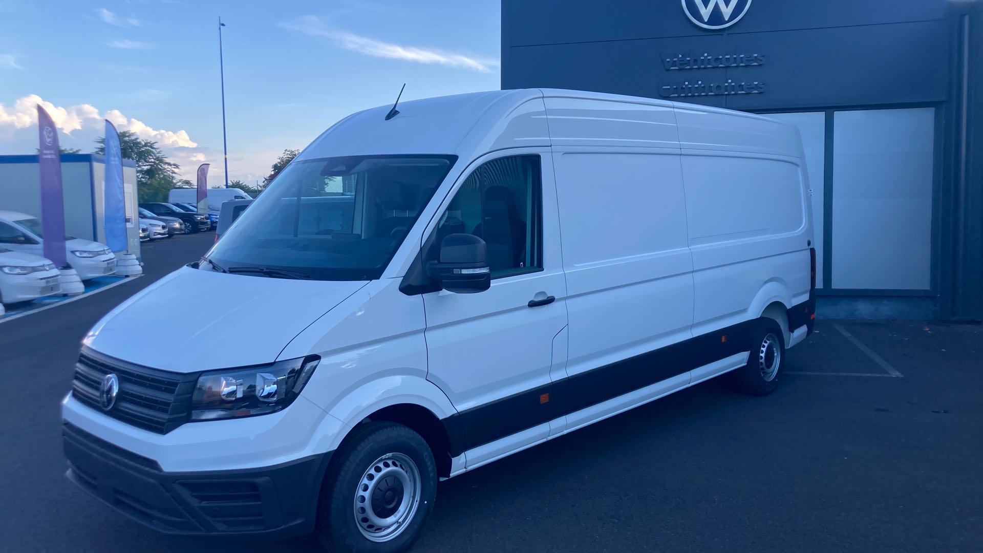 VOLKSWAGEN UTILITAIRES CRAFTER VAN
