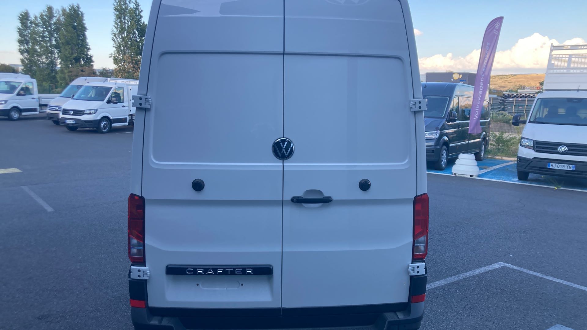 Voitures neuves VOLKSWAGEN UTILITAIRES CRAFTER VAN BUSINESS Clermont-Ferrand