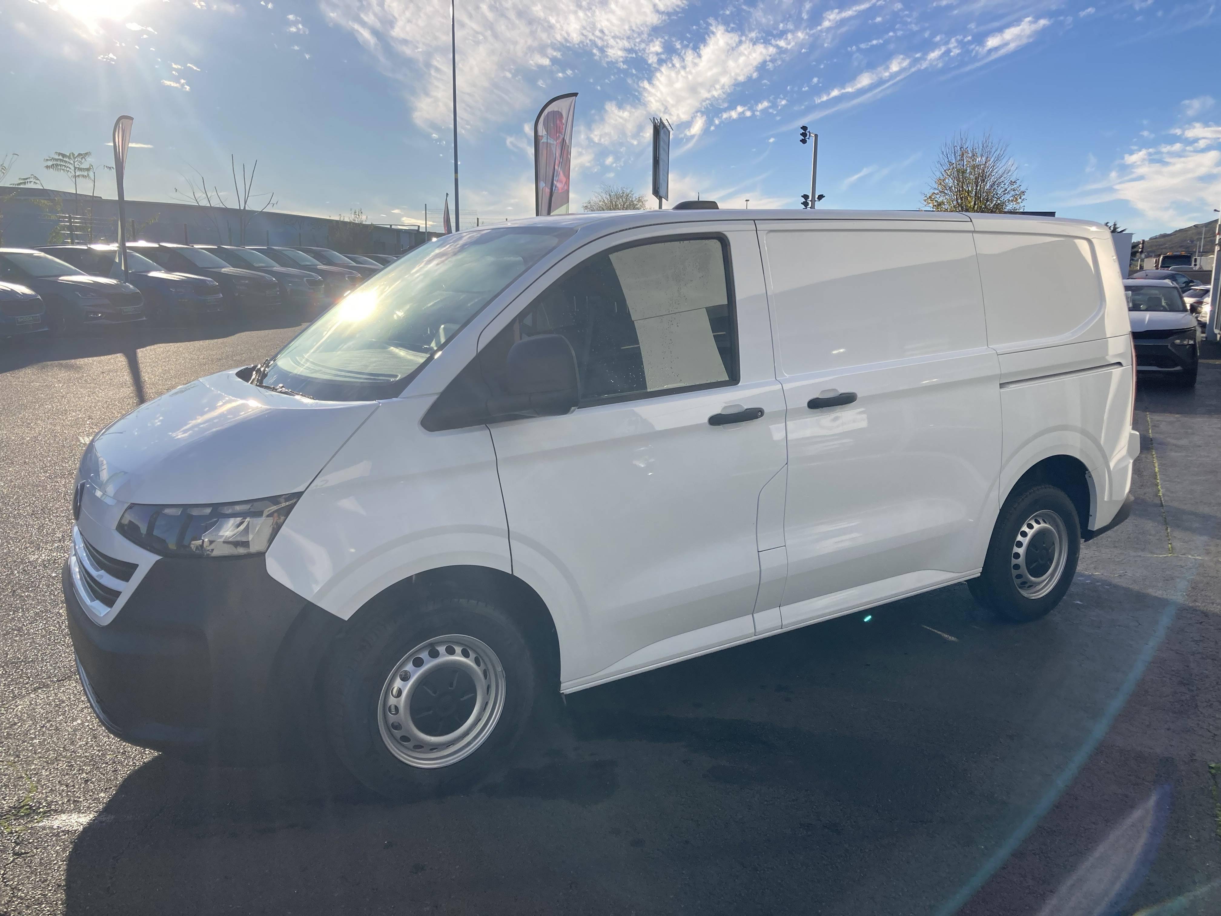 Voitures neuves VOLKSWAGEN UTILITAIRES TRANSPORTER VAN BUSINESS Clermont-Ferrand