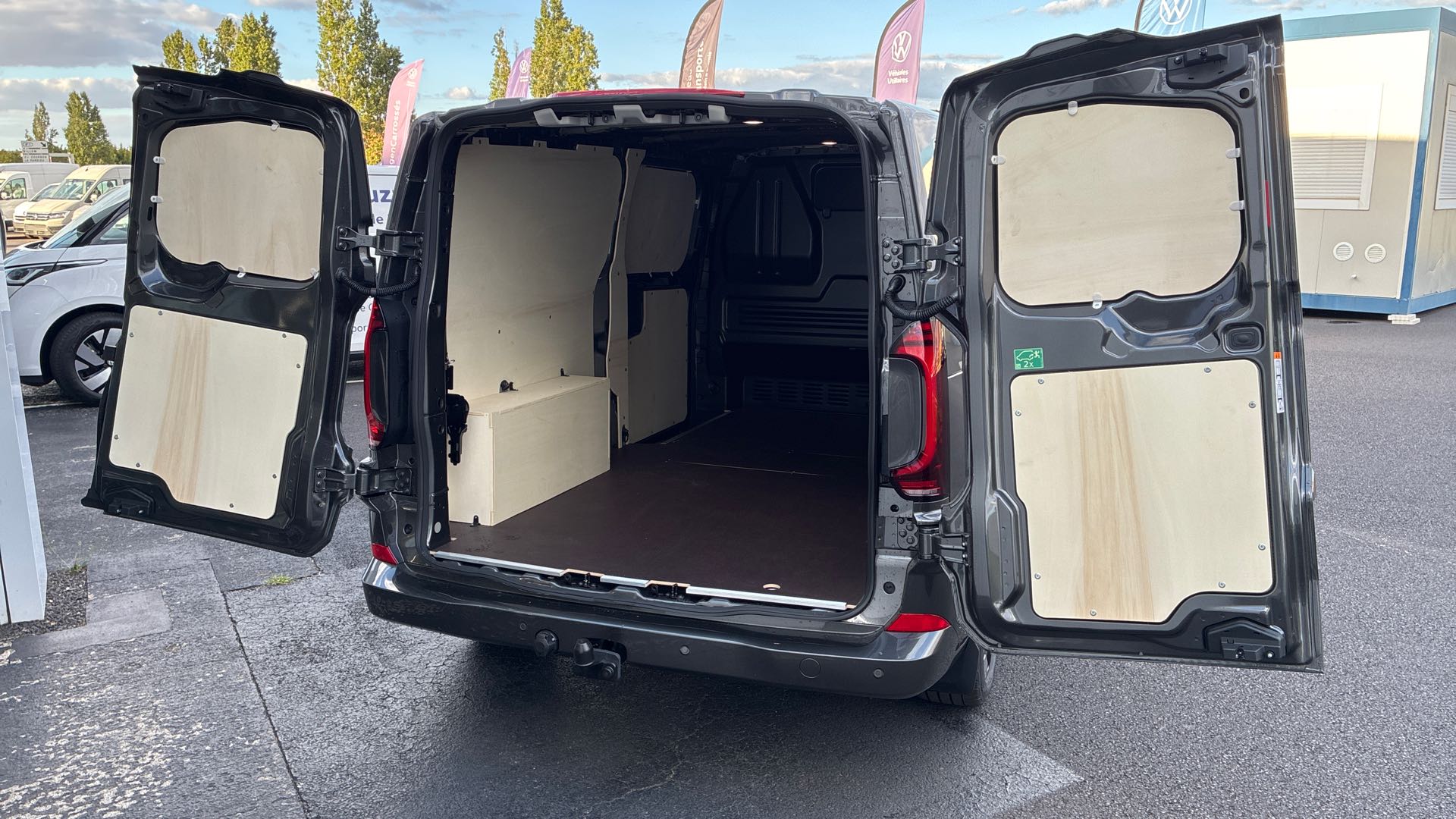 Voitures neuves VOLKSWAGEN UTILITAIRES TRANSPORTER VAN EDITION Clermont-Ferrand