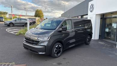 VOLKSWAGEN UTILITAIRES TRANSPORTER VAN