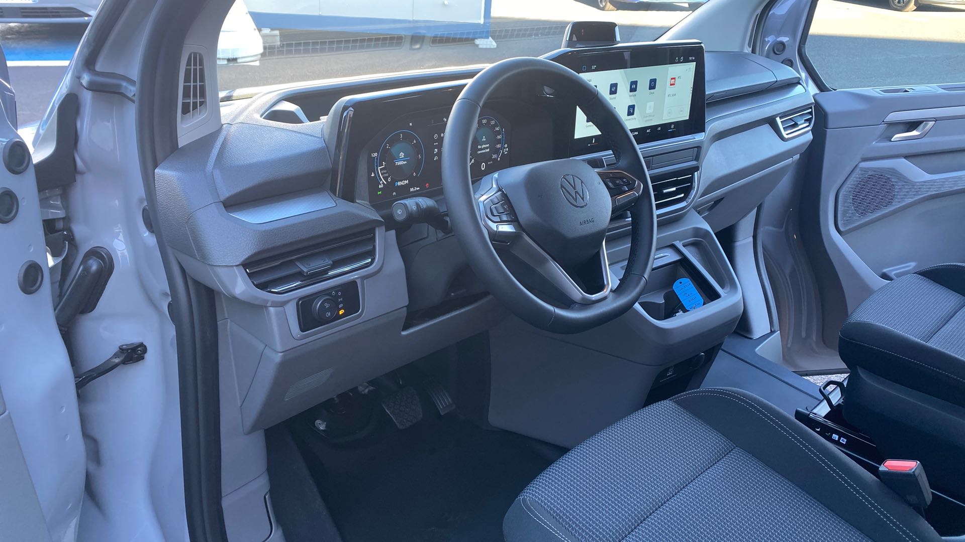 Voitures neuves VOLKSWAGEN UTILITAIRES TRANSPORTER PROCAB EDITION Clermont-Ferrand