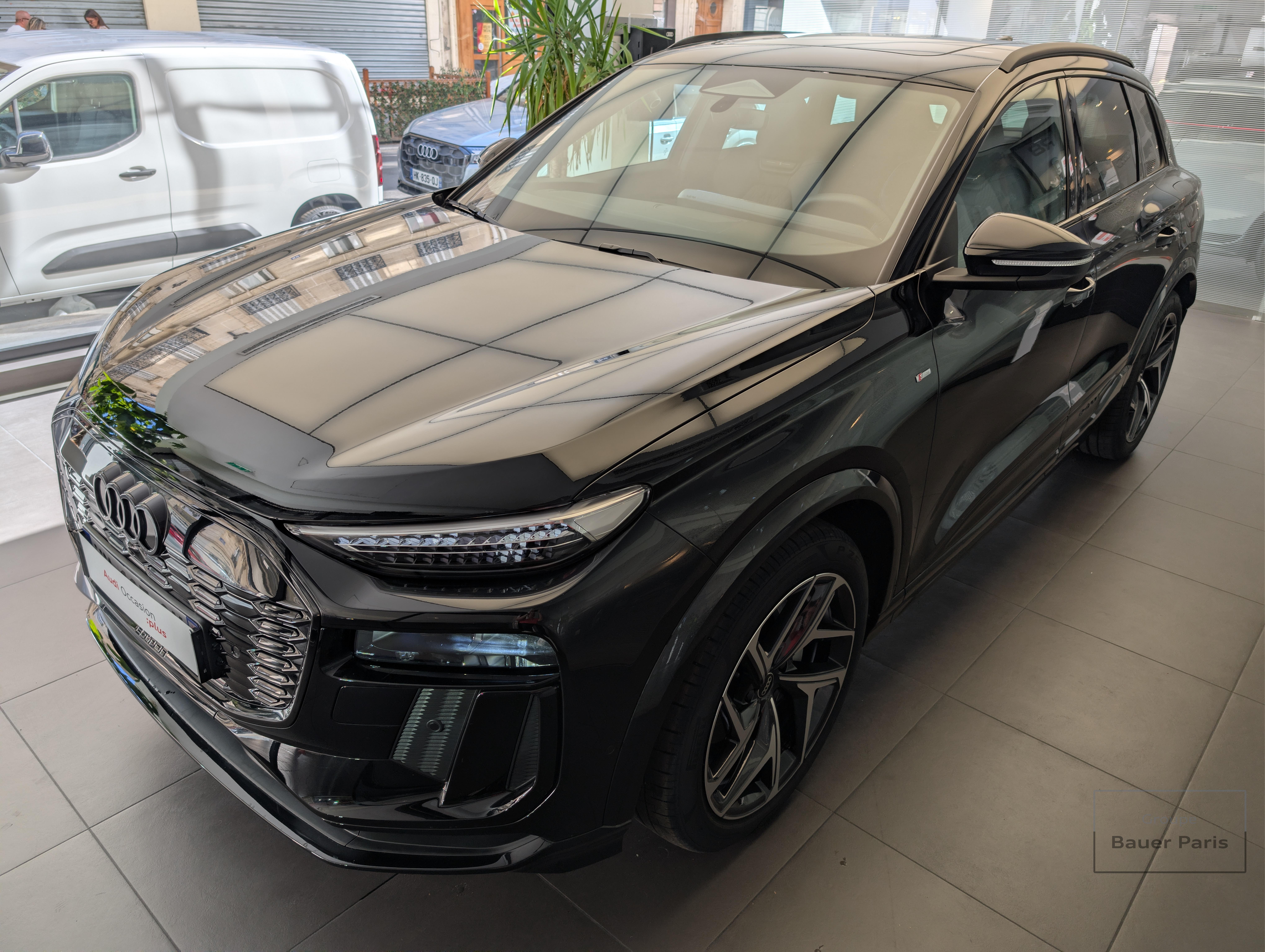 AUDI Q6 E-TRON