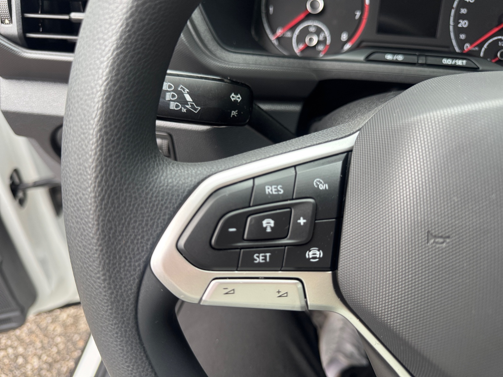 VOLKSWAGEN T CROSS
