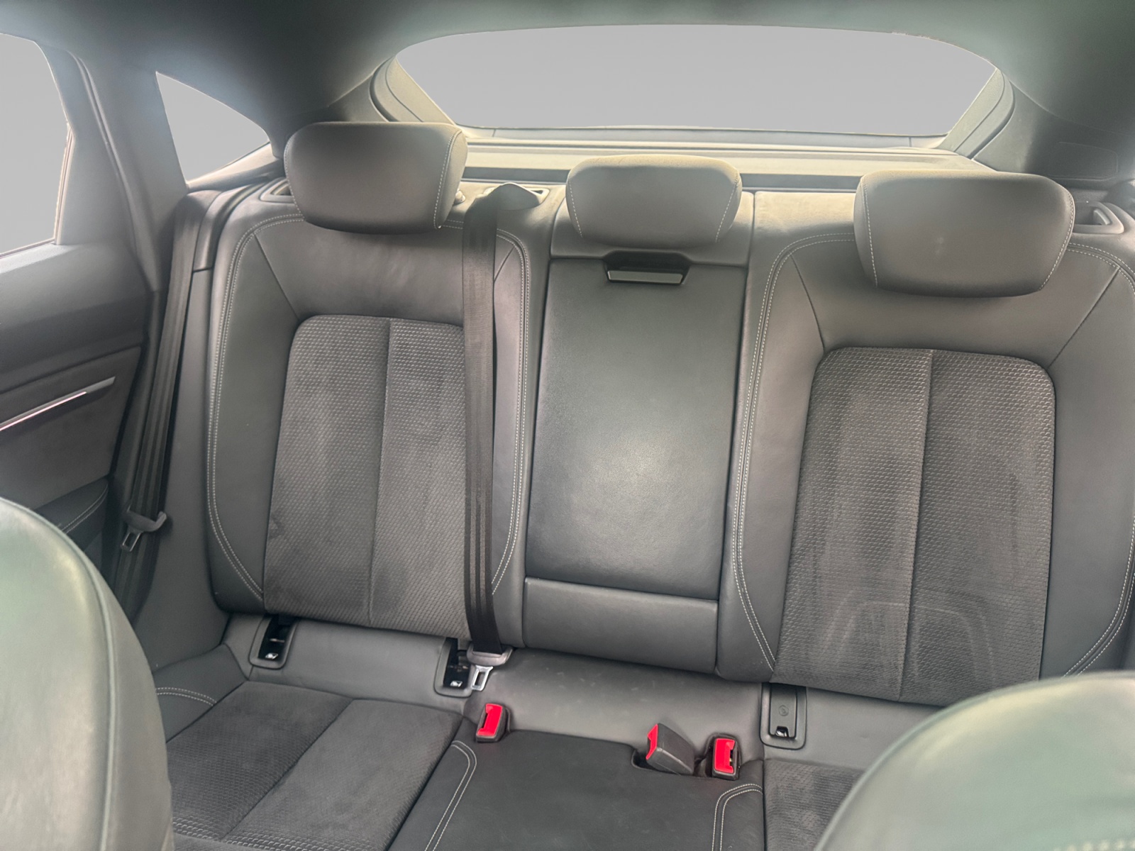 AUDI E TRON+SPORTBACK SIEGE+ARRIERE+GAUCHE