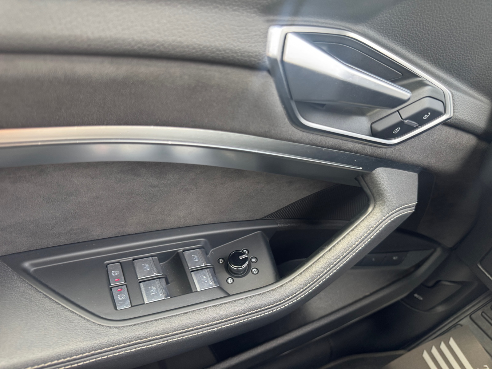 AUDI E TRON+SPORTBACK