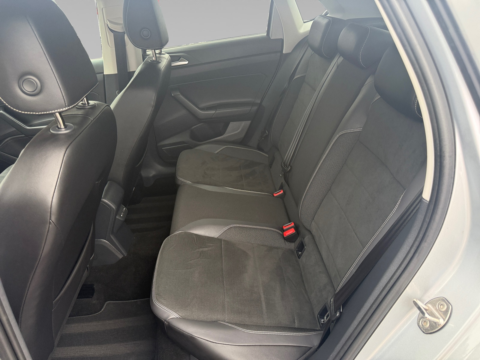 VOLKSWAGEN POLO SIEGE+ARRIERE+GAUCHE