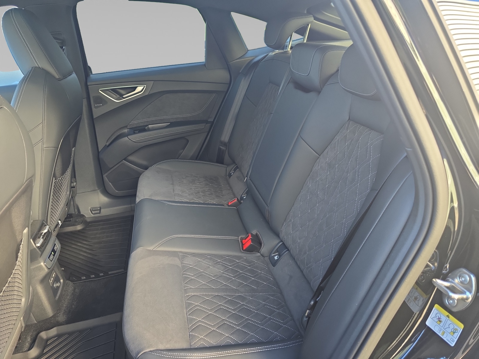 AUDI Q4+E TRON+SPORTBACK SIEGE+ARRIERE+GAUCHE