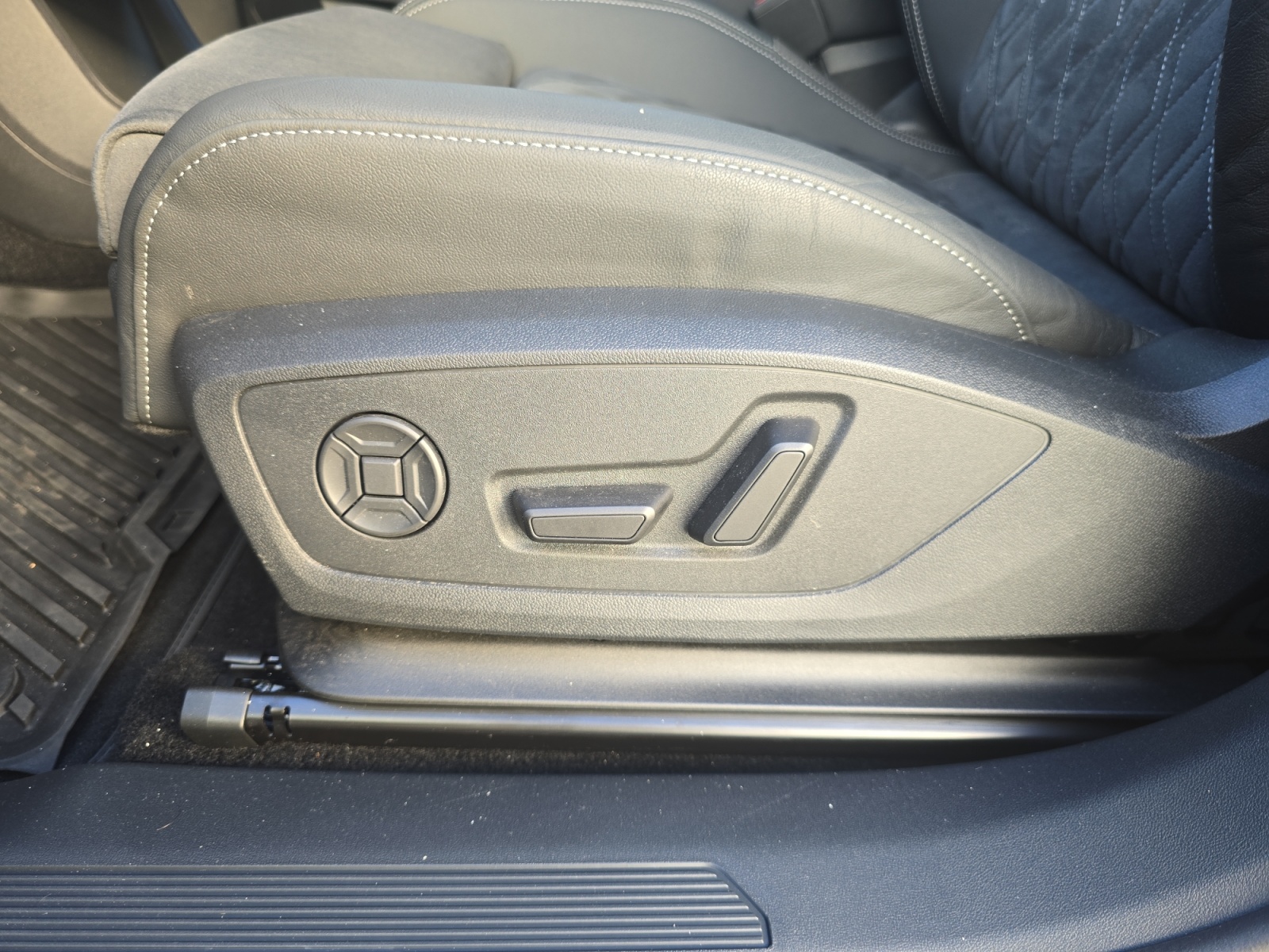 AUDI Q4+E TRON+SPORTBACK