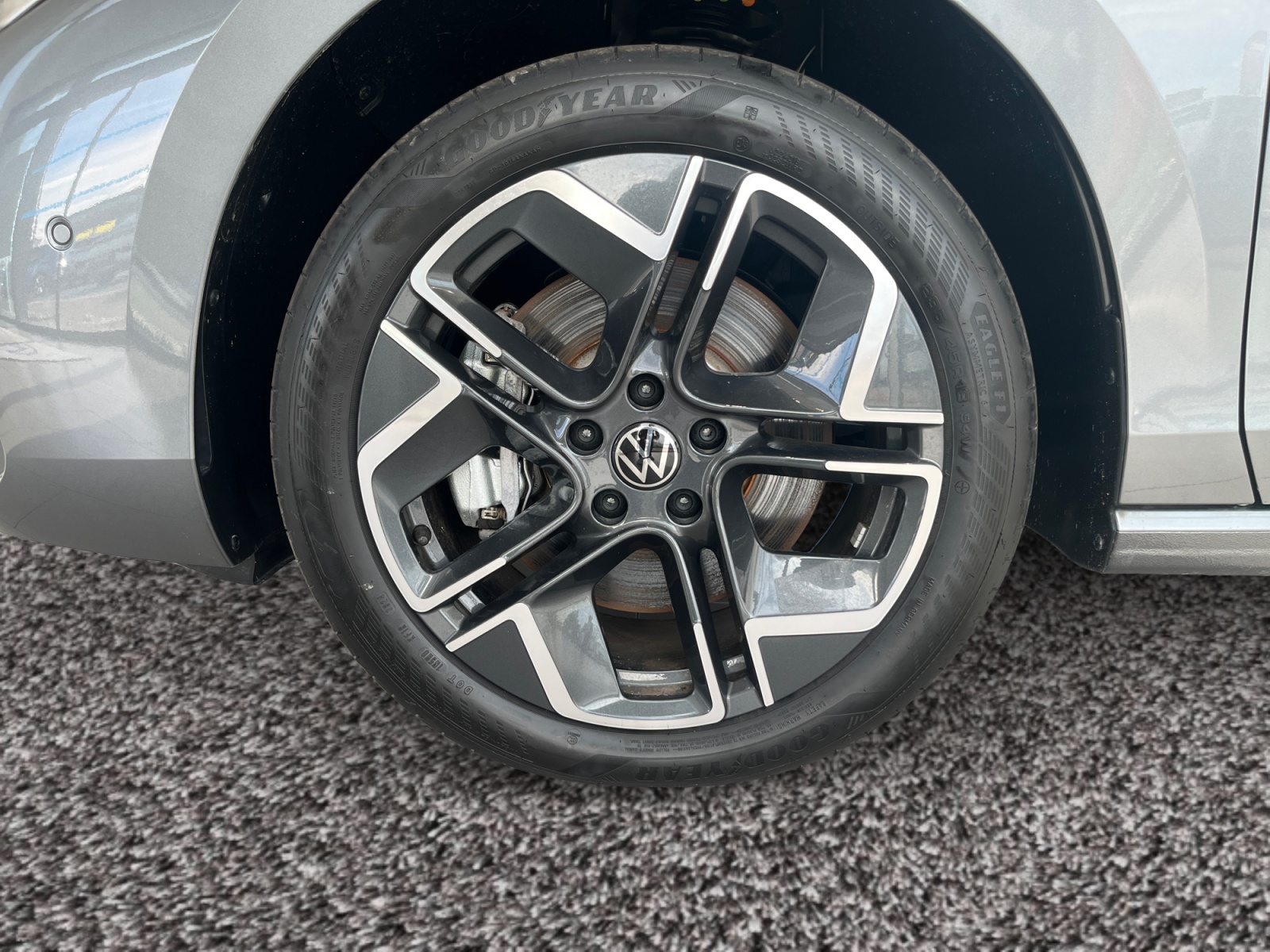 VOLKSWAGEN PASSAT JANTE+AVANT+GAUCHE