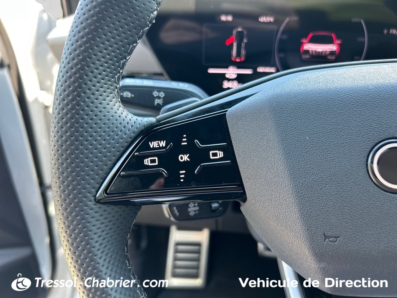 AUDI Q6+E TRON