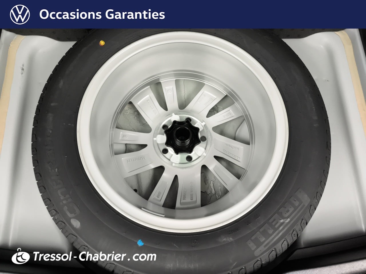 VOLKSWAGEN TOURAN ROUE+DE+SECOURS
