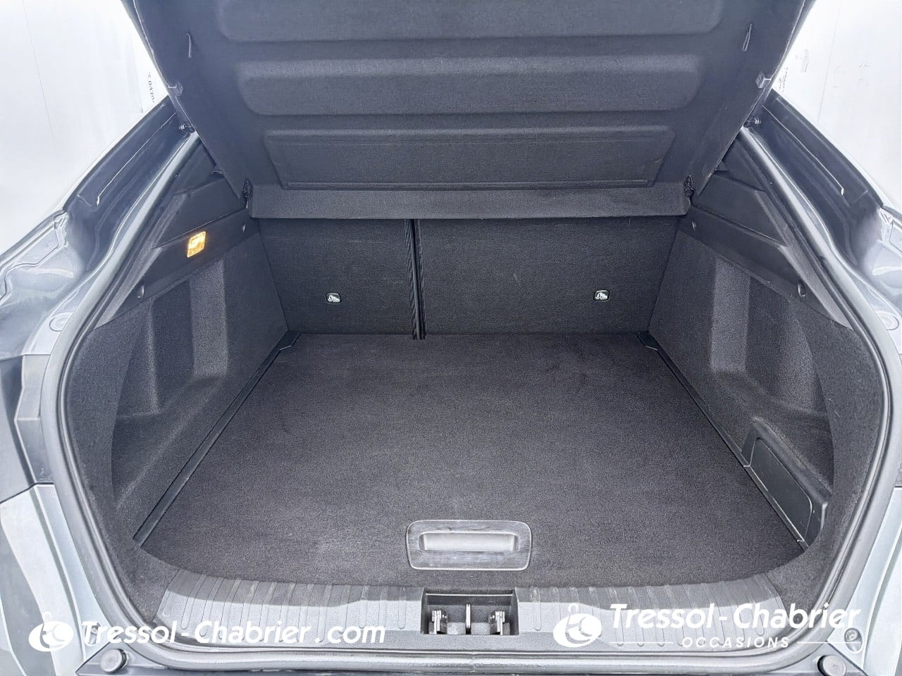 RENAULT ARKANA COFFRE