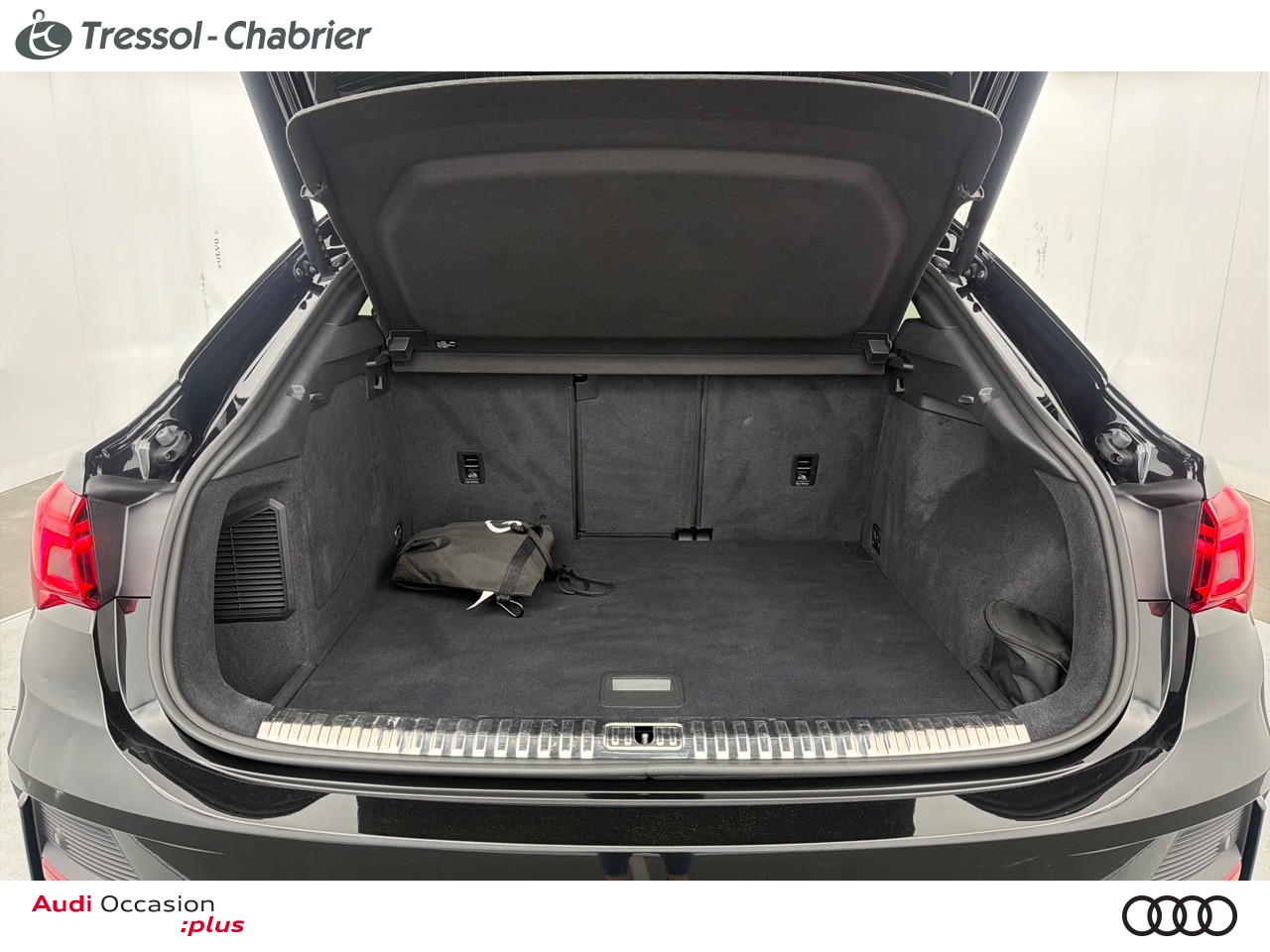 AUDI Q3+SPORTBACK COFFRE