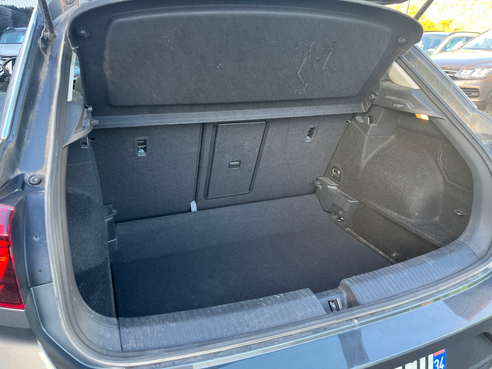 VOLKSWAGEN T ROC