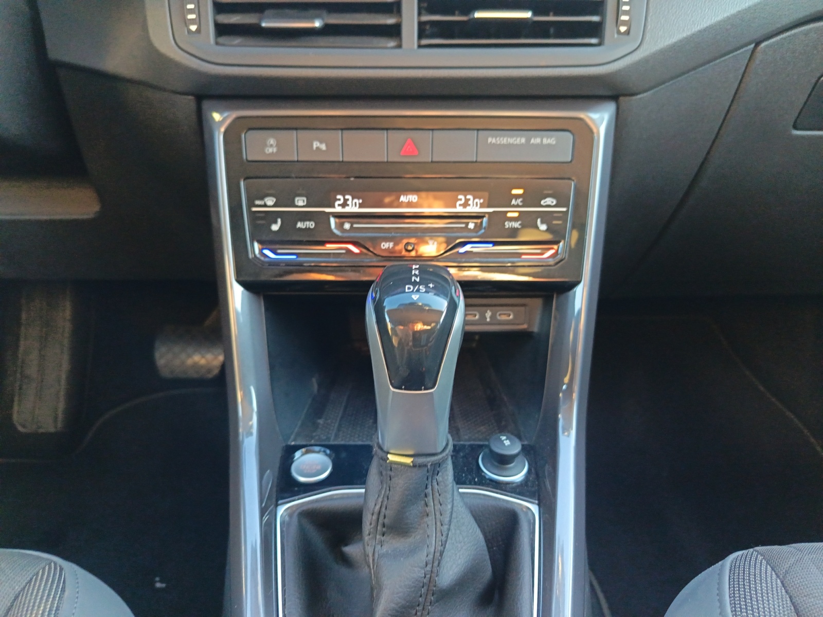 VOLKSWAGEN T CROSS CONSOLE+CENTRALE