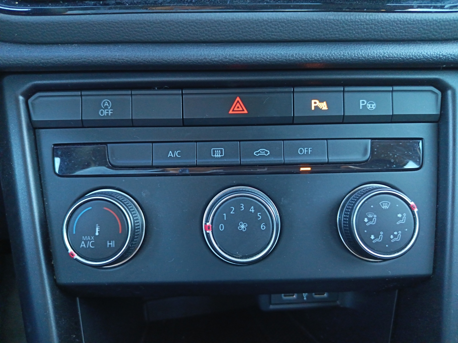 VOLKSWAGEN T ROC