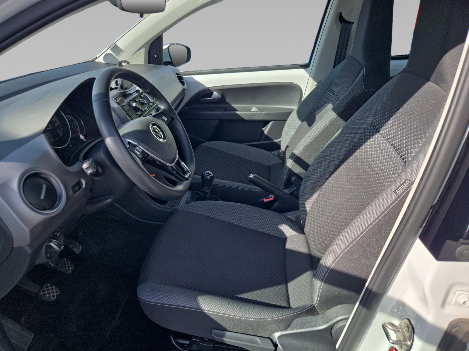 VOLKSWAGEN UP+20 INTERIEUR+CONDUCTEUR