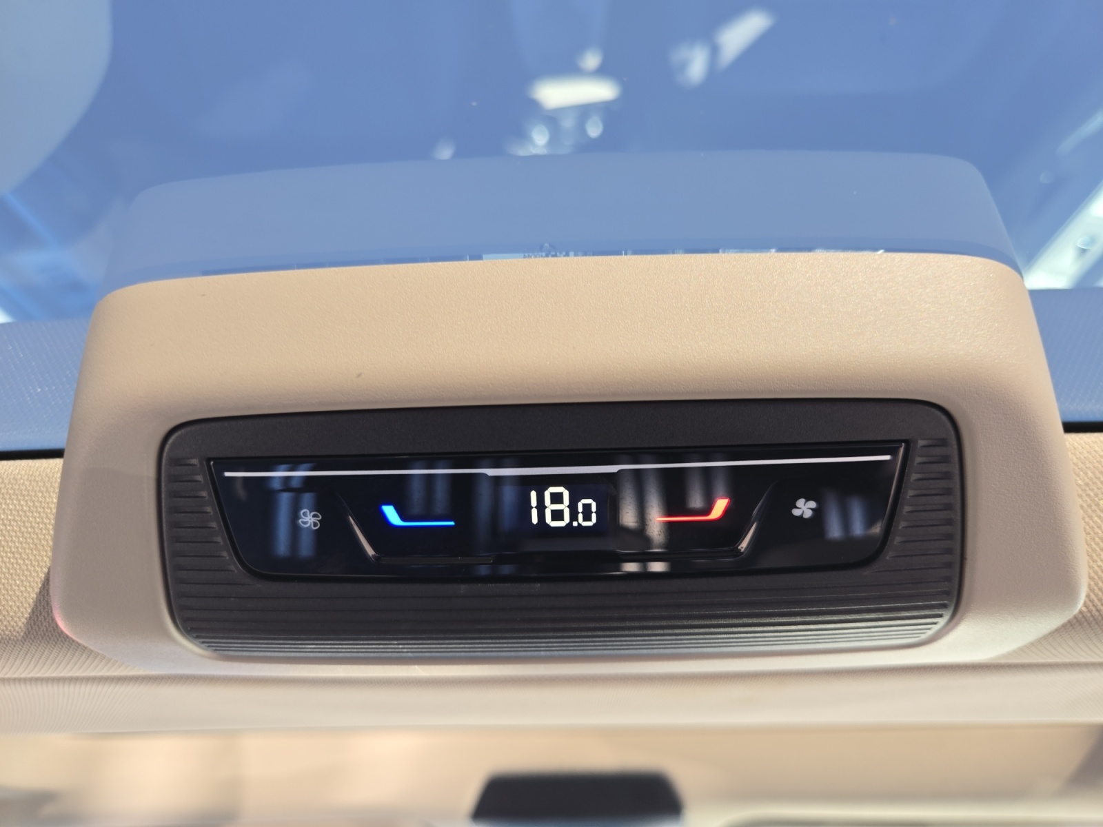 VOLKSWAGEN+UTILITAIRES MULTIVAN