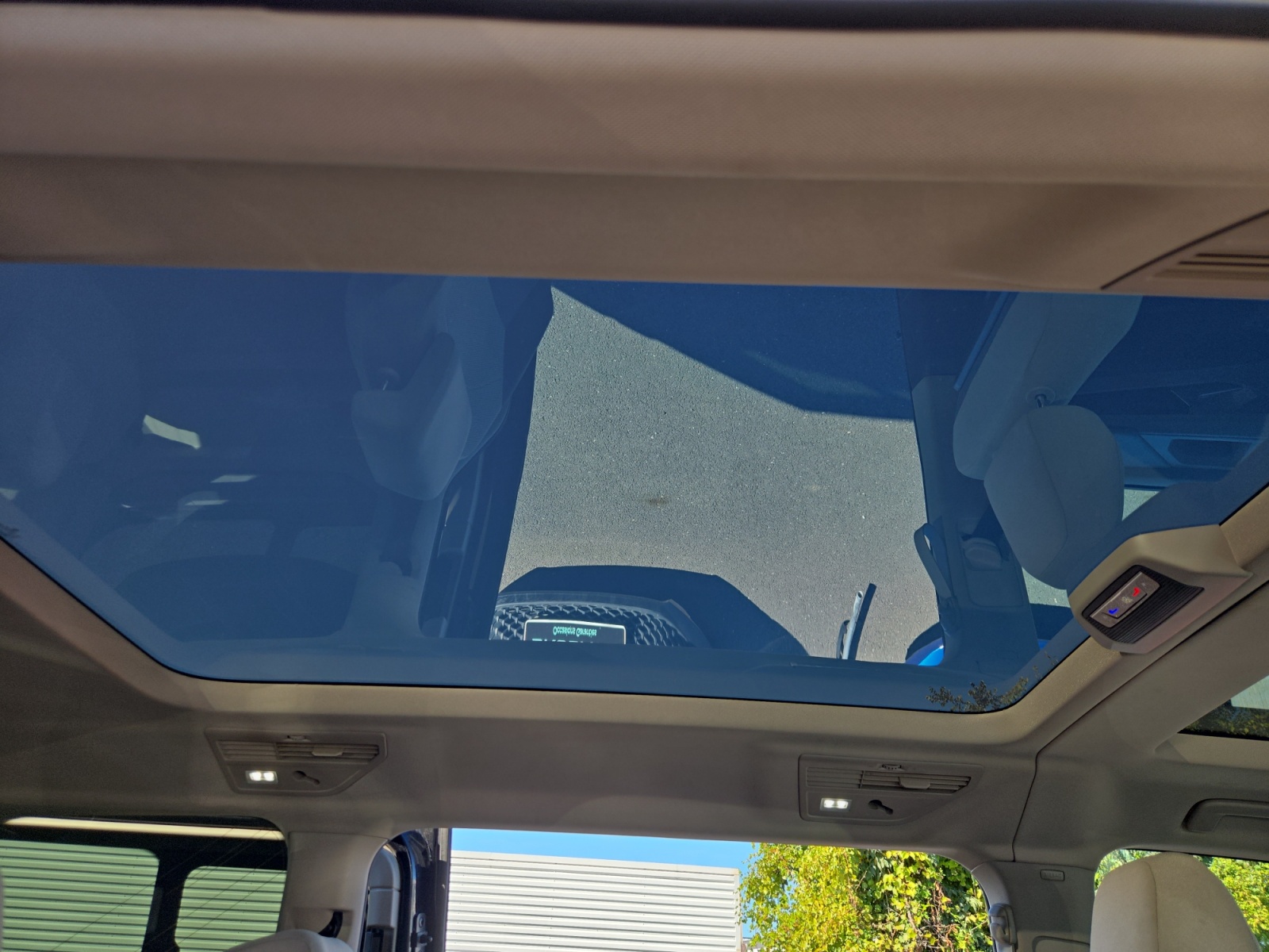 VOLKSWAGEN+UTILITAIRES MULTIVAN