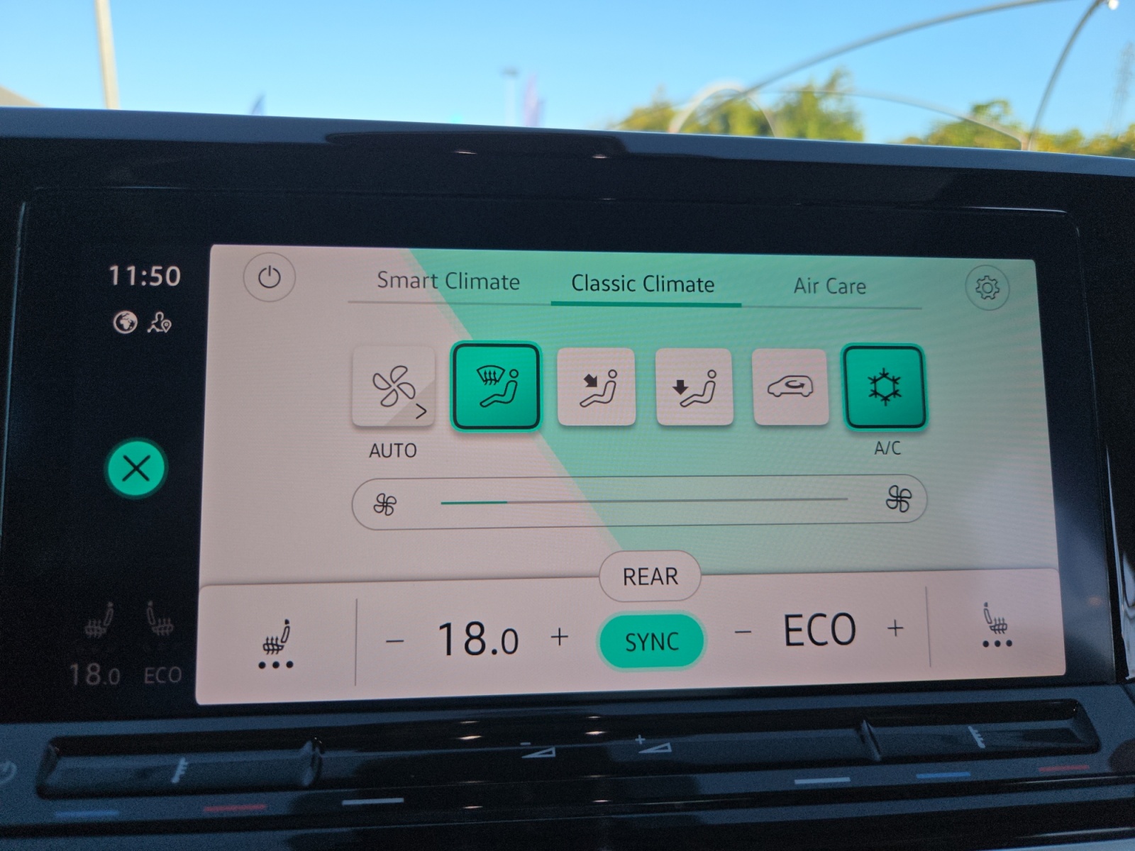 VOLKSWAGEN+UTILITAIRES MULTIVAN