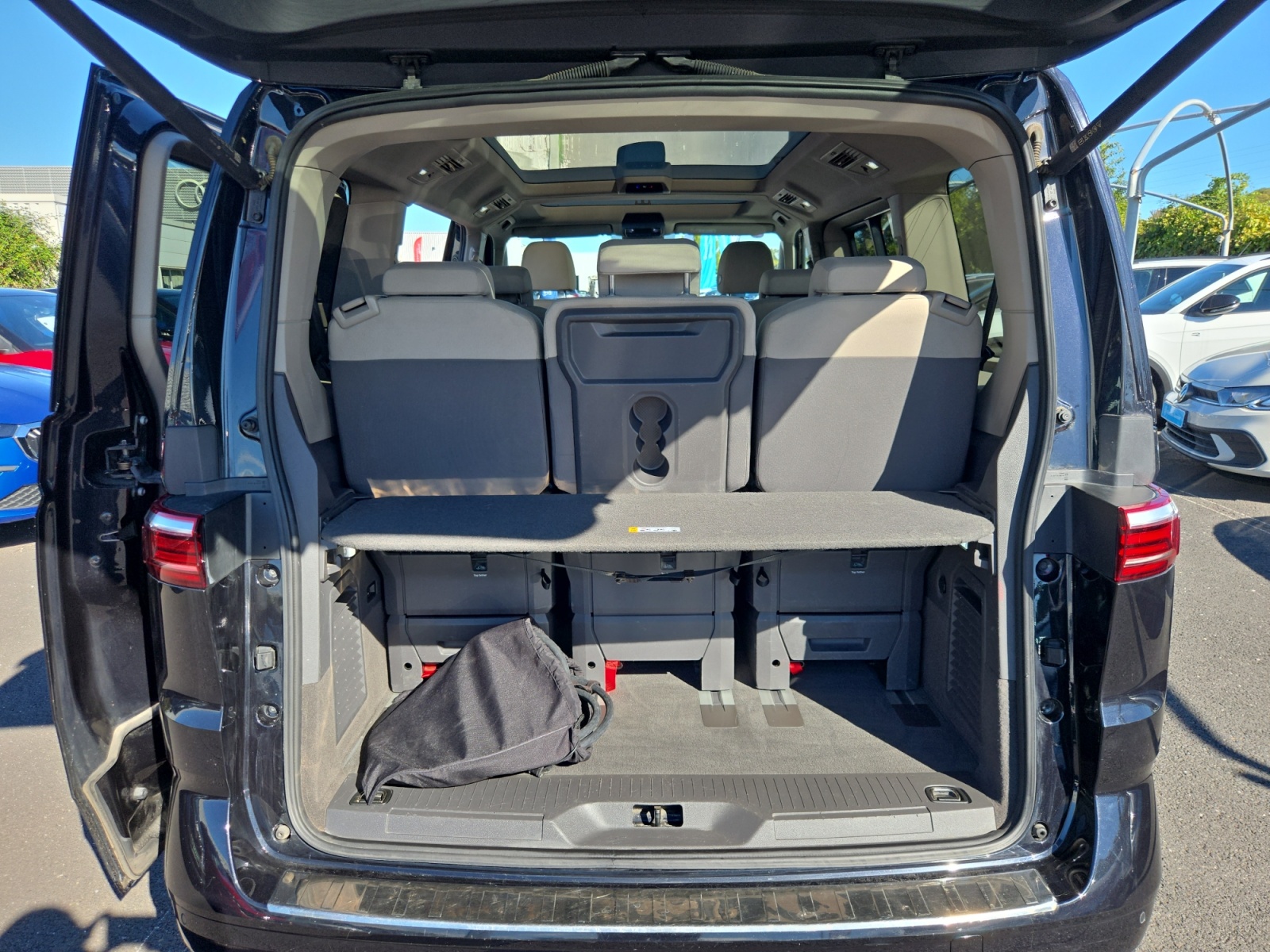 VOLKSWAGEN+UTILITAIRES MULTIVAN