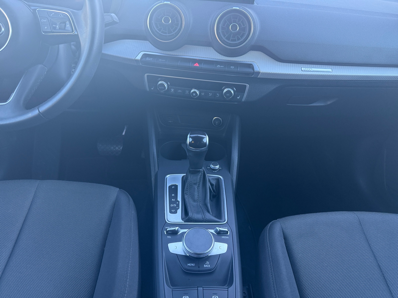 AUDI Q2 CONSOLE+CENTRALE
