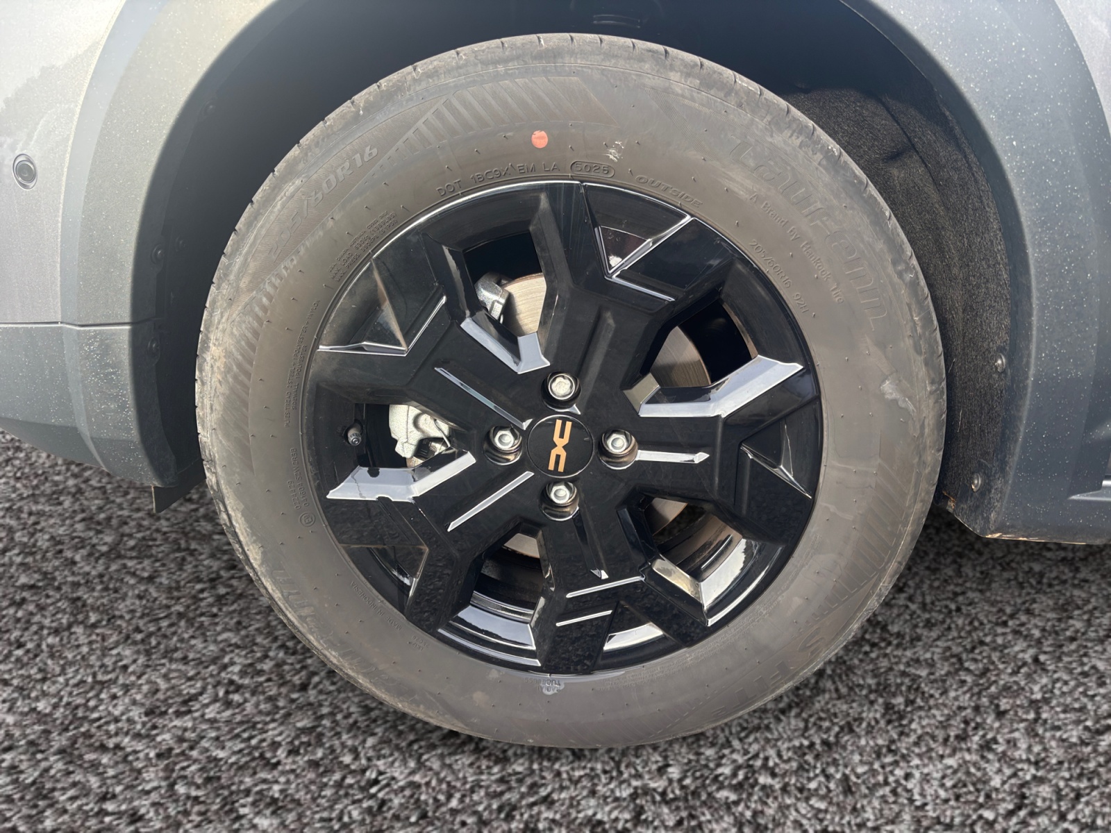 DACIA SANDERO+GPL JANTE+AVANT+GAUCHE
