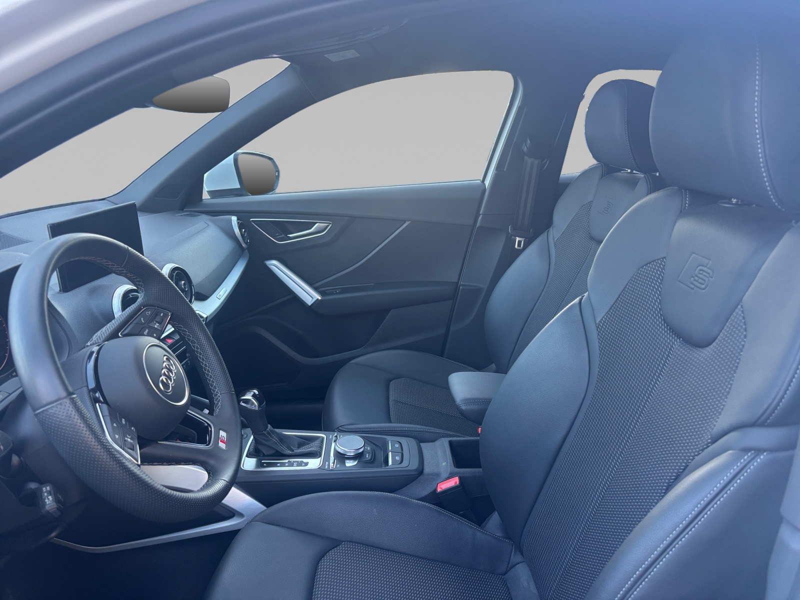 AUDI Q2 INTERIEUR+CONDUCTEUR