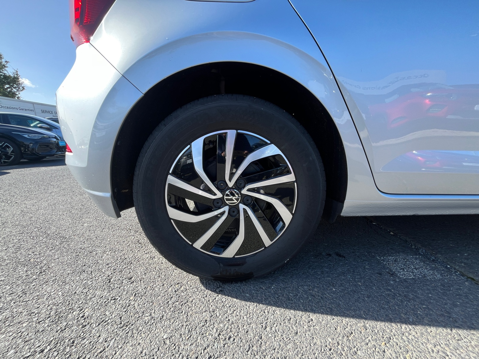VOLKSWAGEN POLO