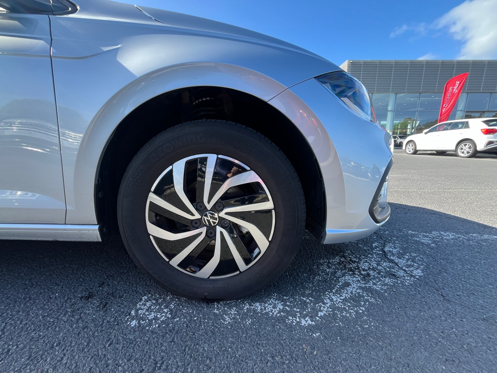 VOLKSWAGEN POLO