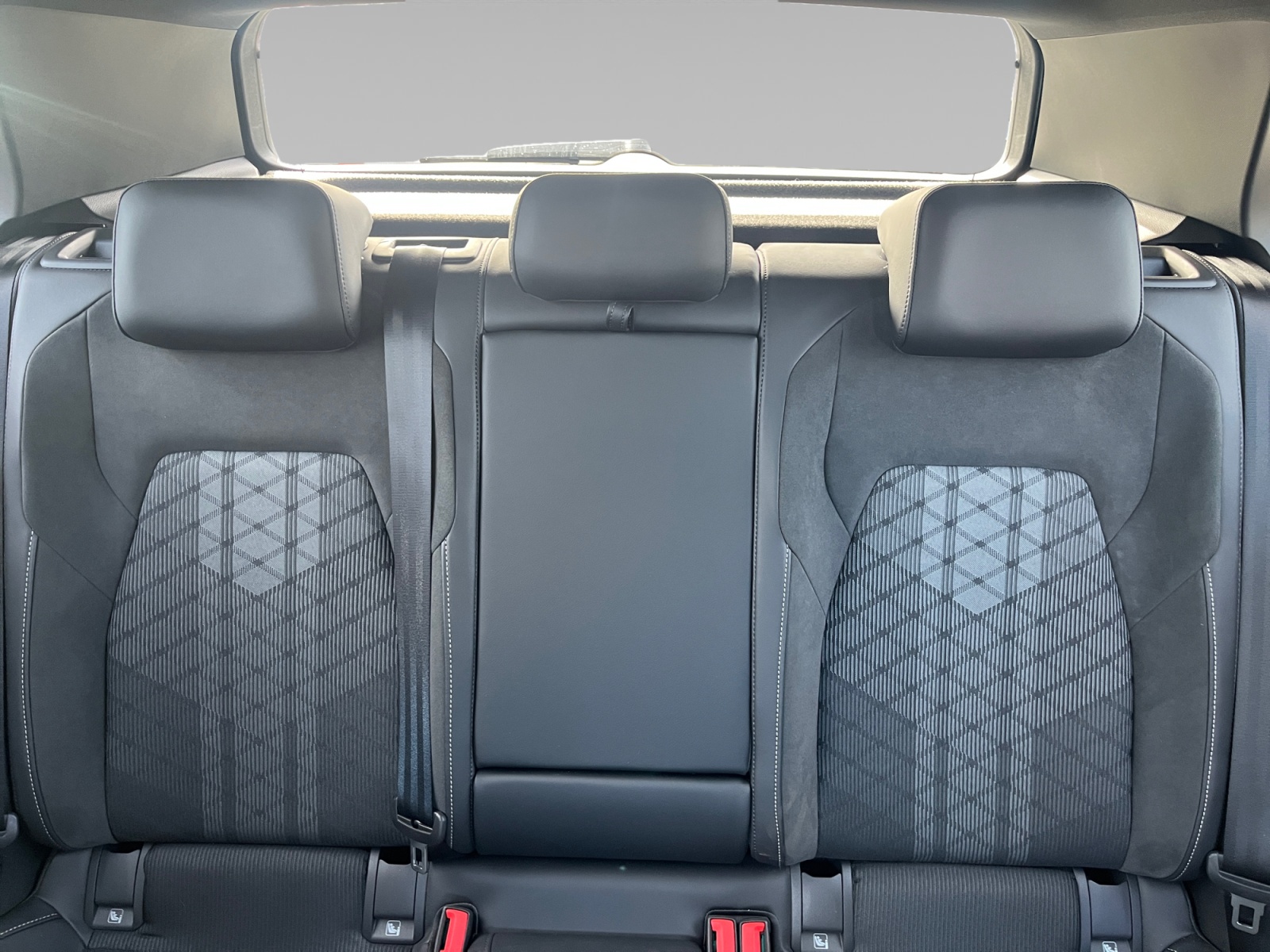VOLKSWAGEN GOLF SIEGE+ARRIERE+GAUCHE
