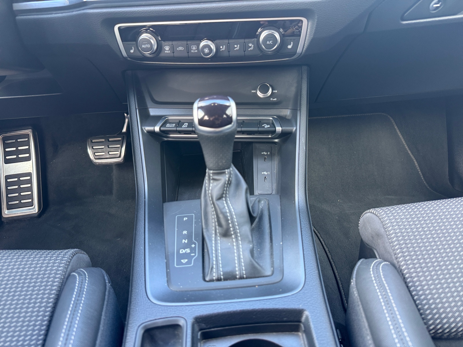 AUDI Q3 CONSOLE+CENTRALE