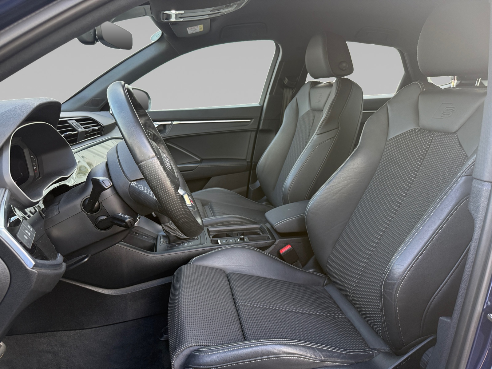 AUDI Q3 INTERIEUR+CONDUCTEUR