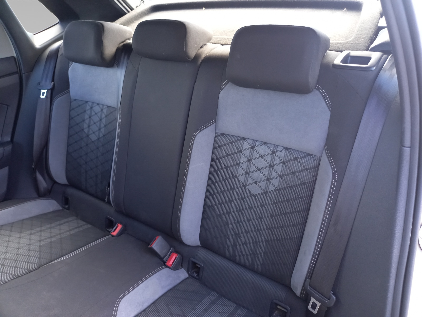 VOLKSWAGEN POLO SIEGE+ARRIERE+GAUCHE