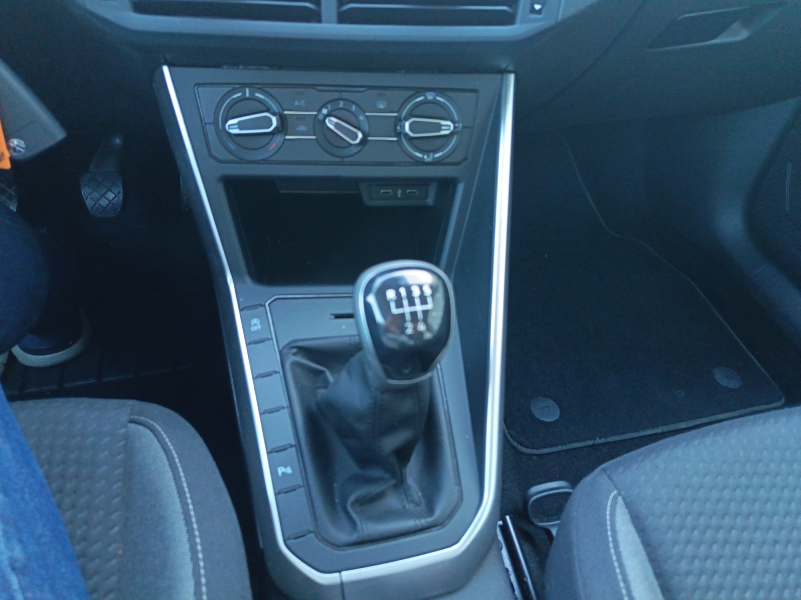 VOLKSWAGEN POLO CONSOLE+CENTRALE