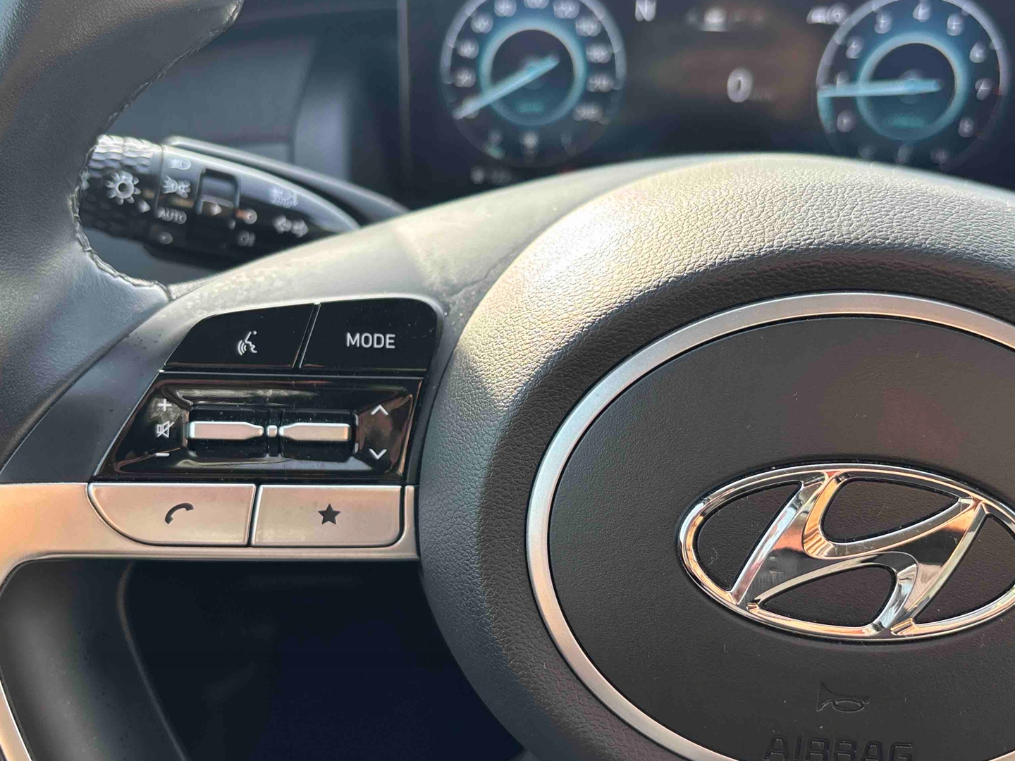 HYUNDAI Tucson 1.6 T-GDI 150 Hybrid 48V iBVM Creative - Véhicule Occasion - Océane Auto HYUNDAI Tucson 1.6 T-GDI 150 Hybrid 48V iBVM Creative - Véhicule Occasion Océane Auto
