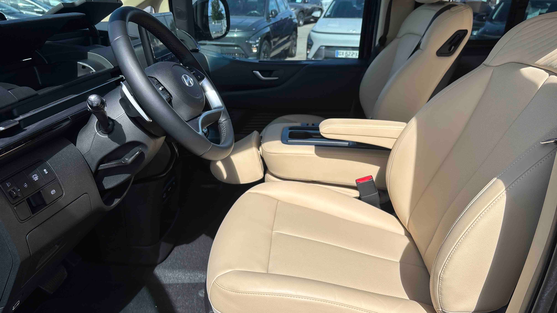 HYUNDAI Staria 1.6 T-GDI 225 Hybrid BVA6 Executive - Véhicule Occasion Océane Auto