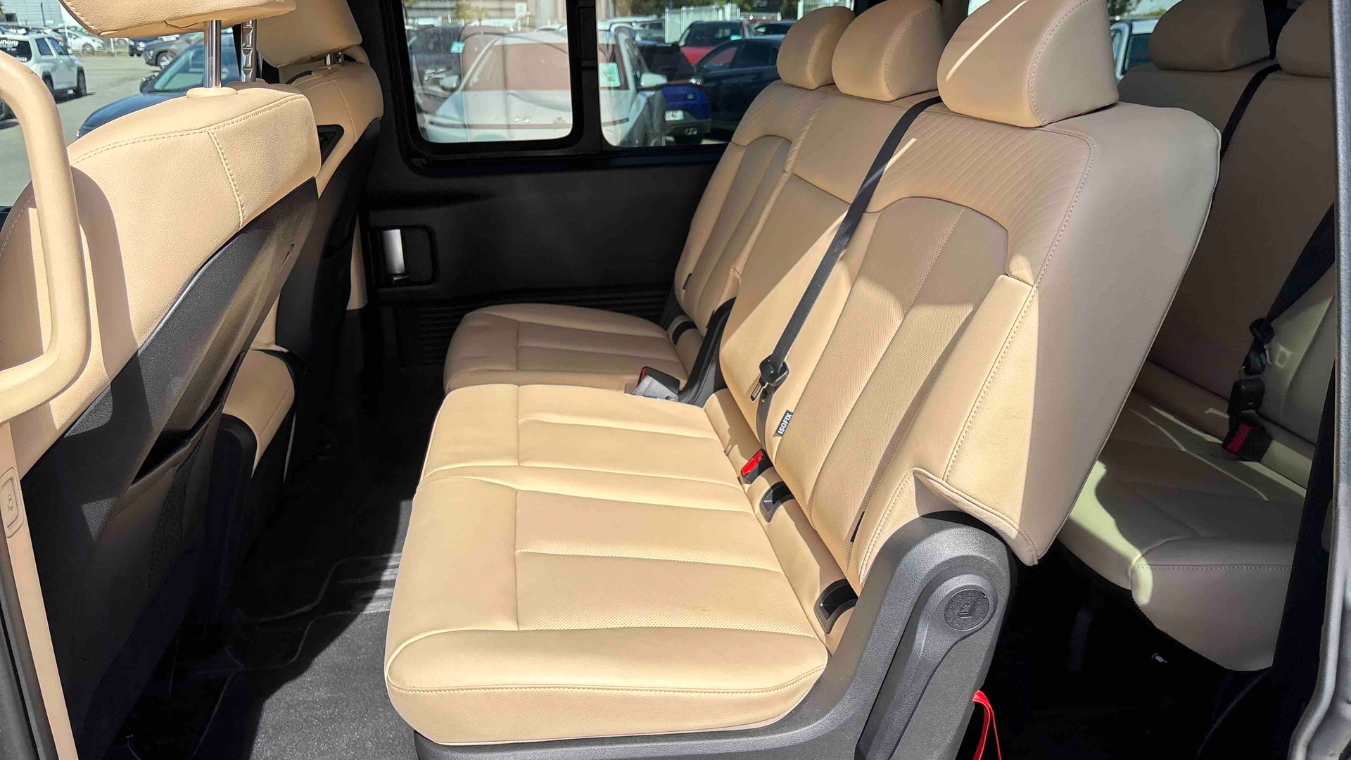 HYUNDAI Staria 1.6 T-GDI 225 Hybrid BVA6 Executive - Véhicule Occasion Océane Auto