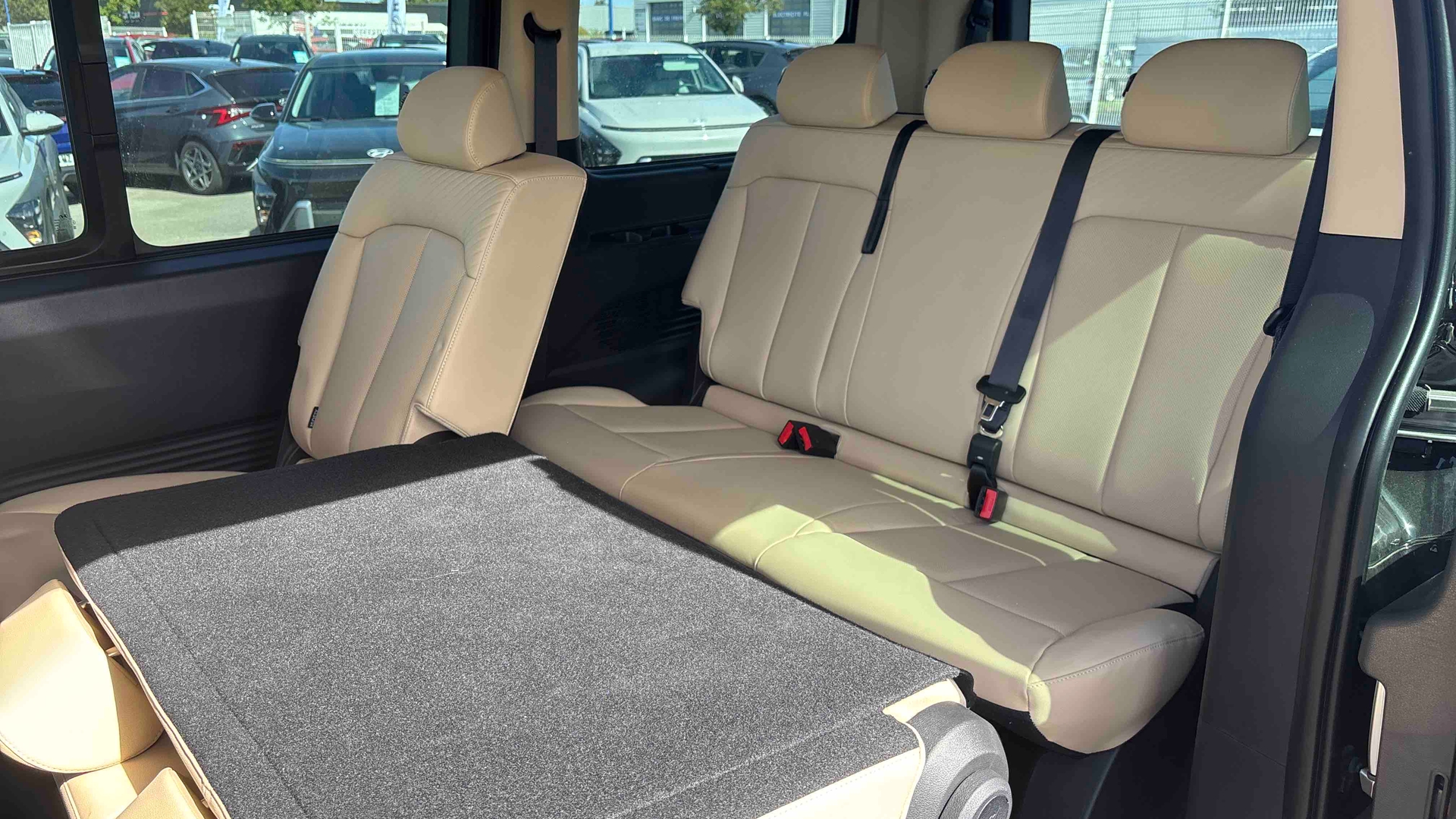 HYUNDAI Staria 1.6 T-GDI 225 Hybrid BVA6 Executive - Véhicule Occasion Océane Auto