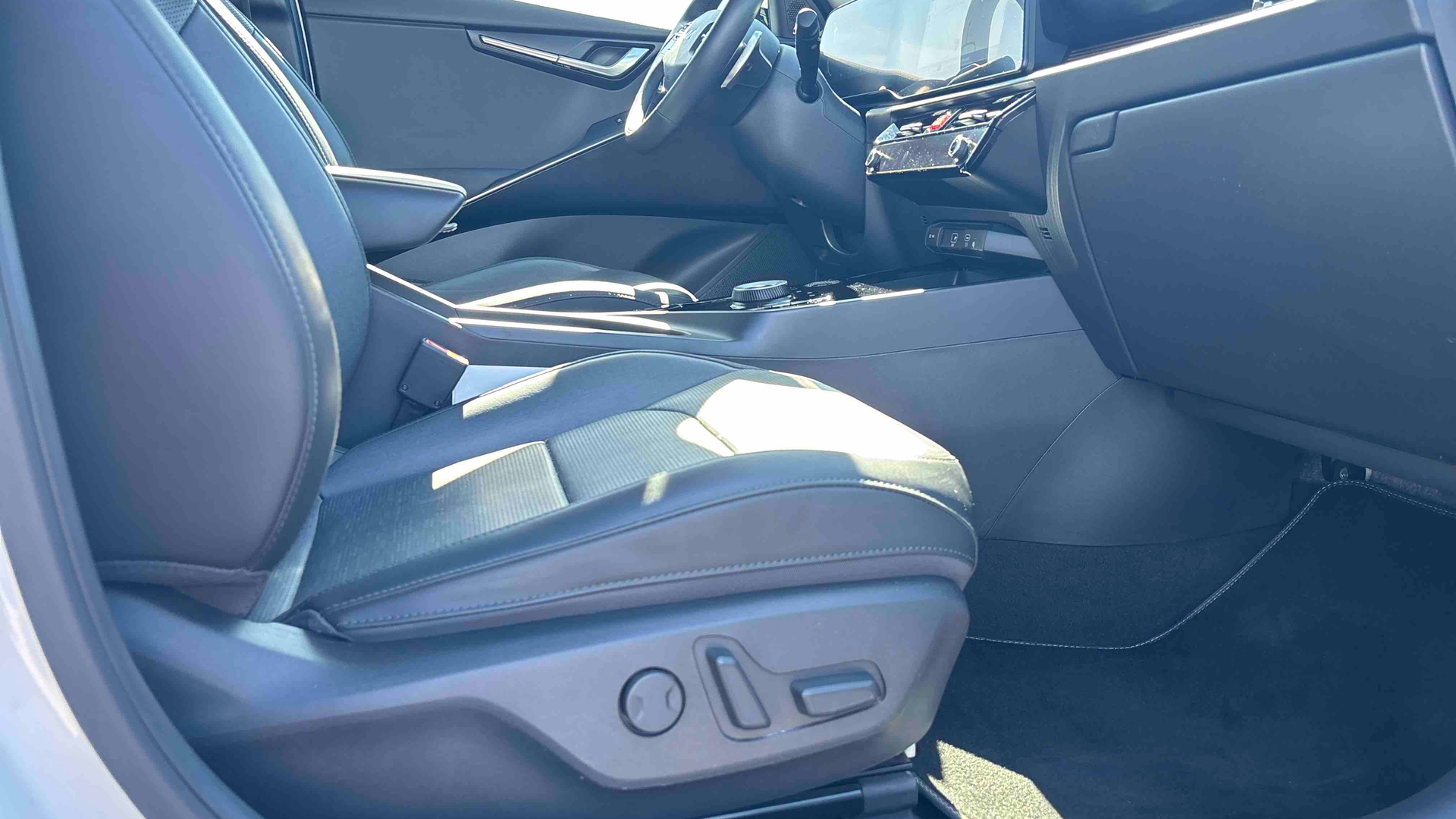 KIA Niro EV Electrique 204 ch Premium - Véhicule Occasion - Océane Auto KIA Niro EV Electrique 204 ch Premium - Véhicule Occasion Océane Auto
