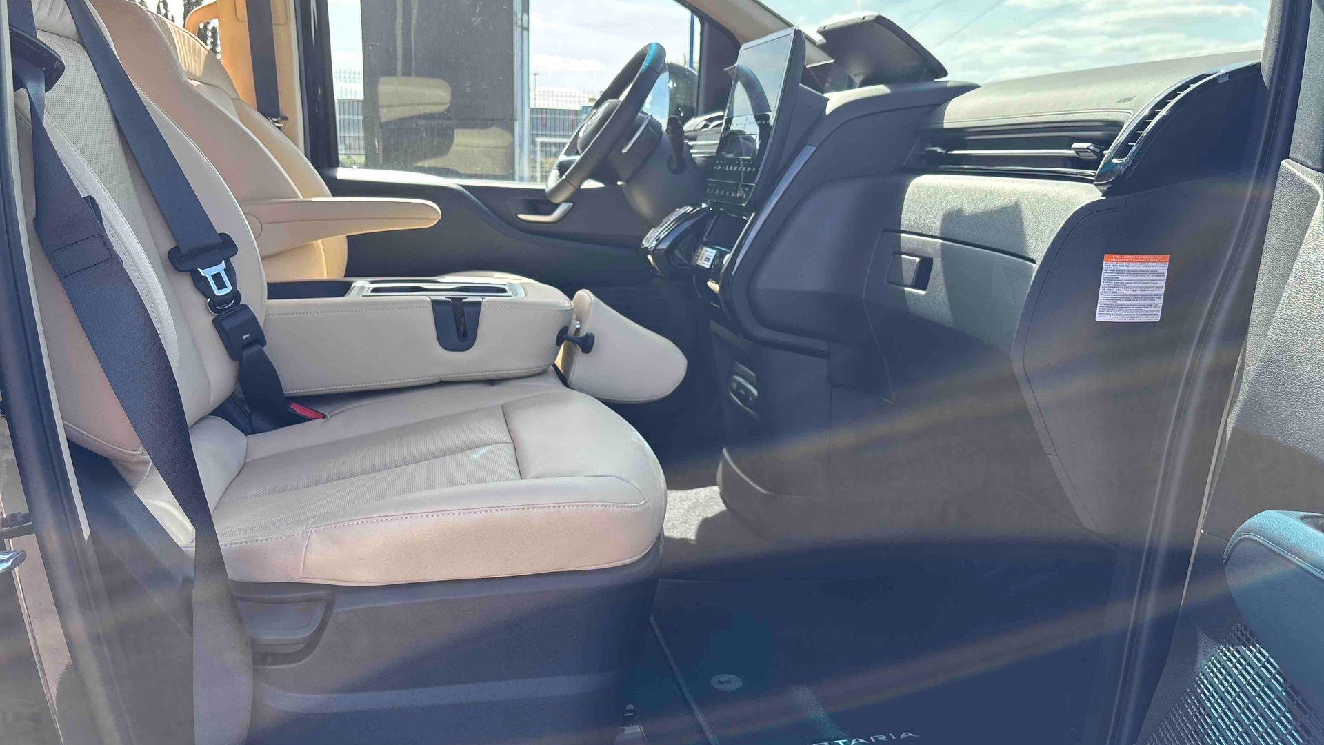 HYUNDAI Staria 1.6 T-GDI 225 Hybrid BVA6 Executive - Véhicule Occasion Océane Auto