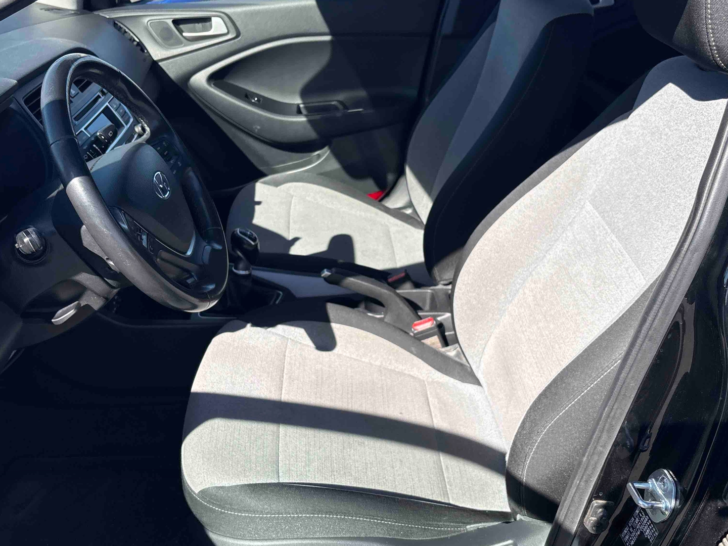 HYUNDAI i20 1.1 CRDi 75 Intuitive - Véhicule Occasion Océane Auto