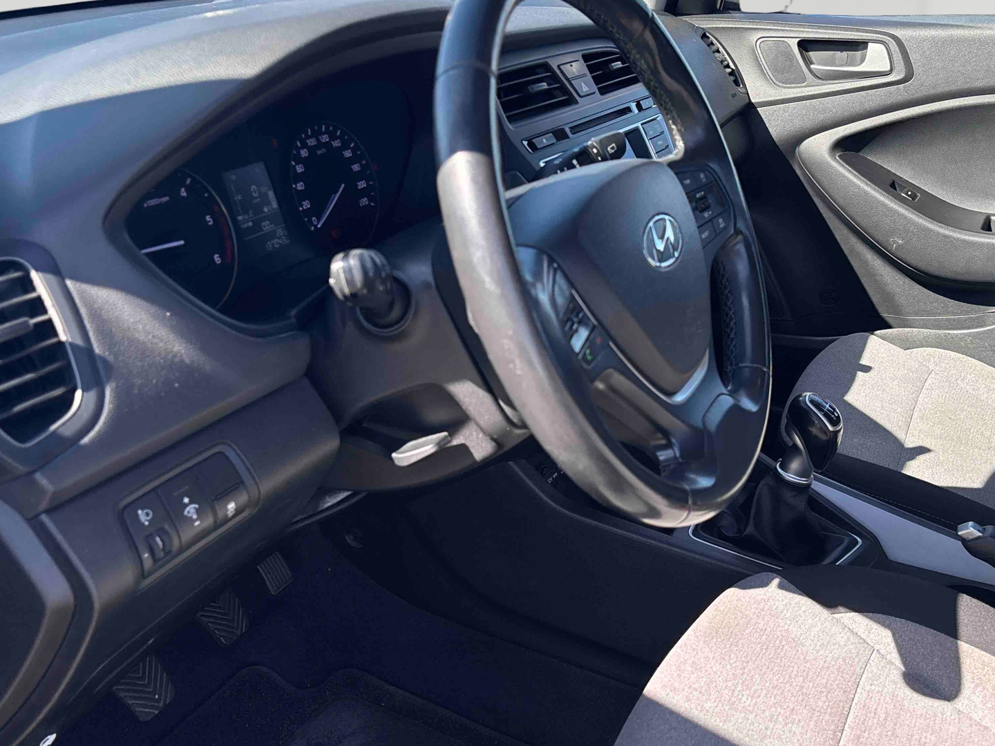 HYUNDAI i20 1.1 CRDi 75 Intuitive - Véhicule Occasion Océane Auto